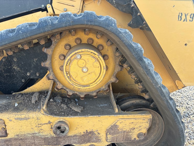 2021-caterpillar-299d3-image-8