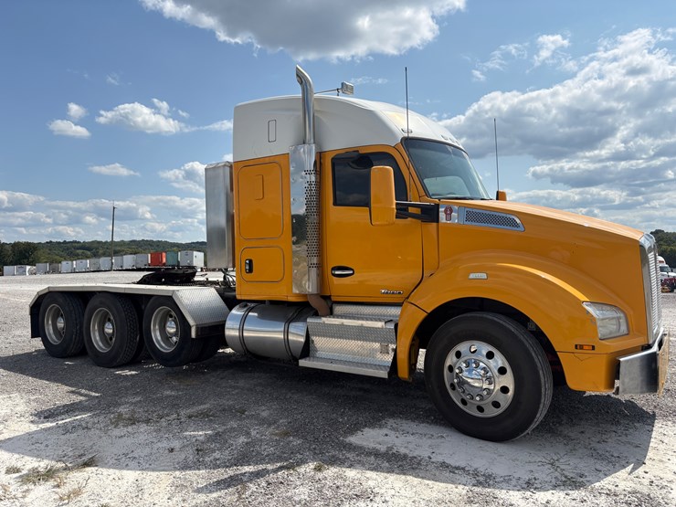 2015-kenworth-t880-image-3