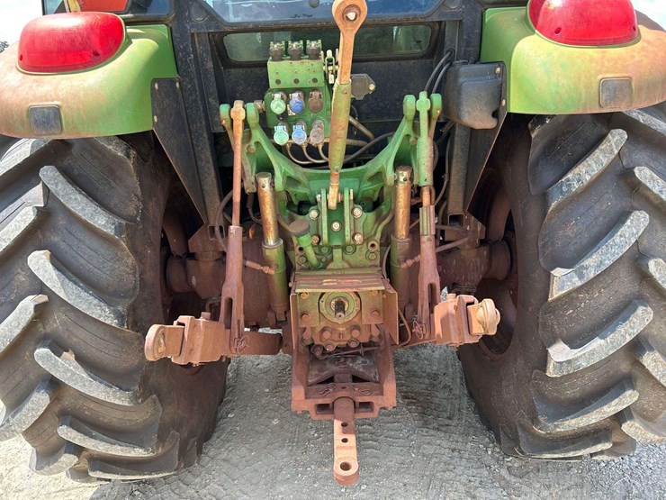 2011-john-deere-5075m-image-10
