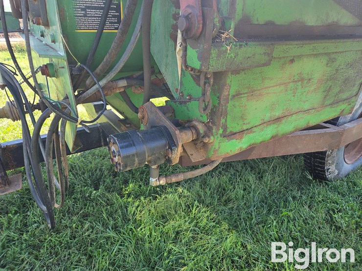 john-deere-135-image-15