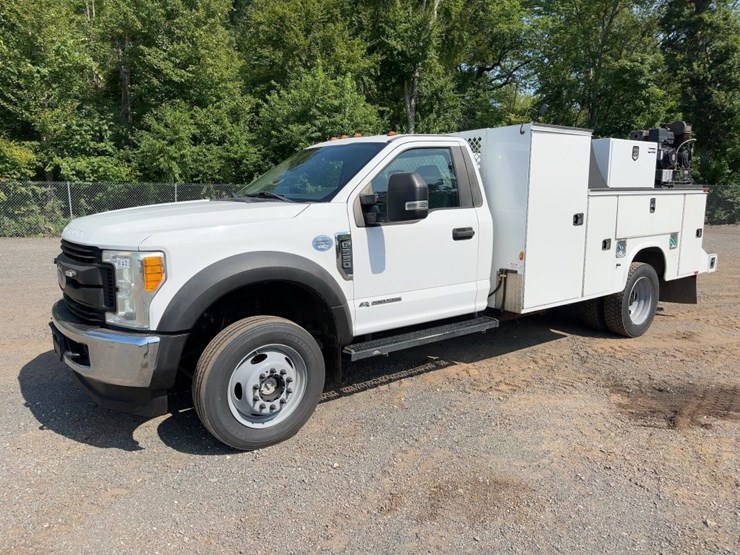 2017-ford-f550-xl-image-1