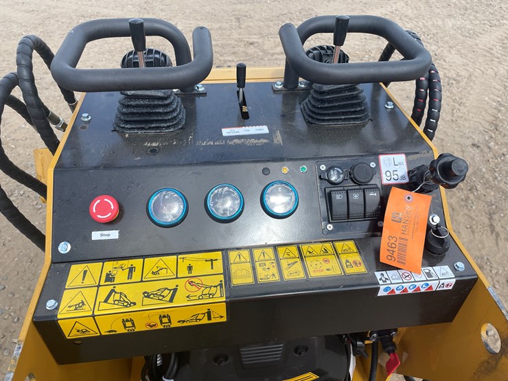 #9463-•-unused-2025-agt-compact-track-loader-image-6
