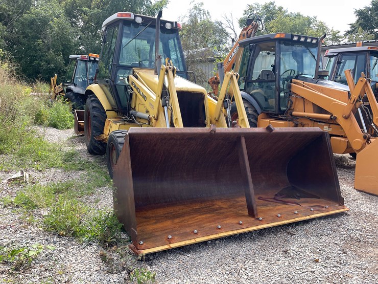 new-holland-u80-image-3