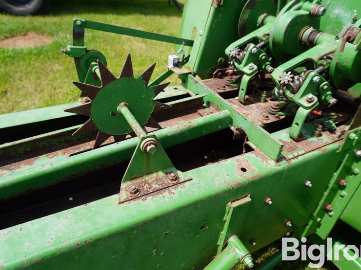 john-deere-336-image-19