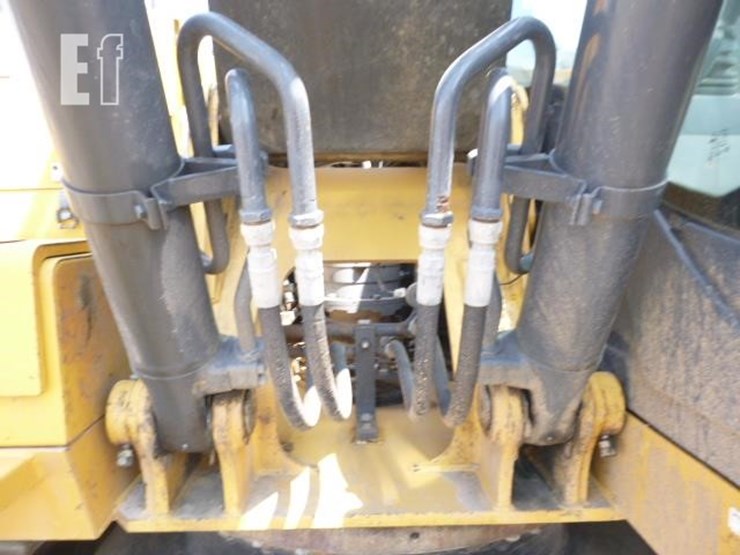 2017-deere-210g-lc-image-21