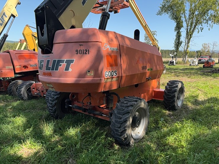 2016-jlg-600s-image-4