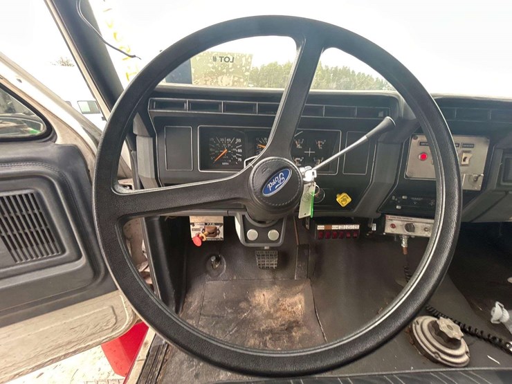 1987-ford-f800-image-13