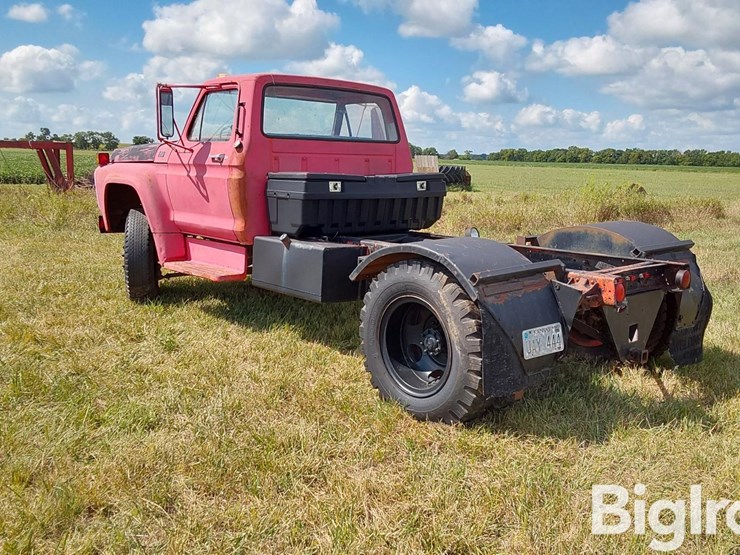 1976-ford-f700-image-7