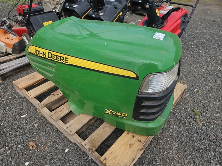 john-deere-x740-image-2