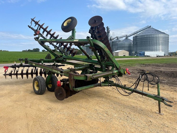 john-deere-235-image-4