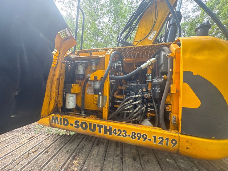 #36-•-jcb-235-excavator-image-4