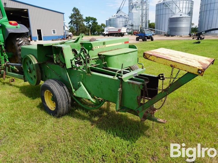 john-deere-336-image-7