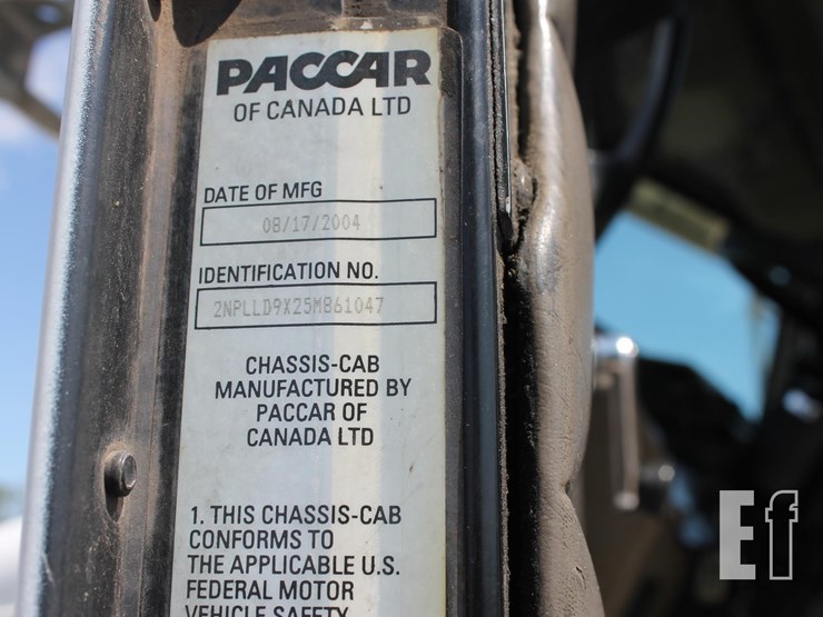 2005-peterbilt-335-image-9