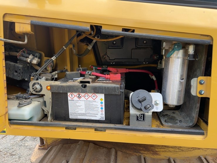 2016-caterpillar-d6k2-xl-image-33