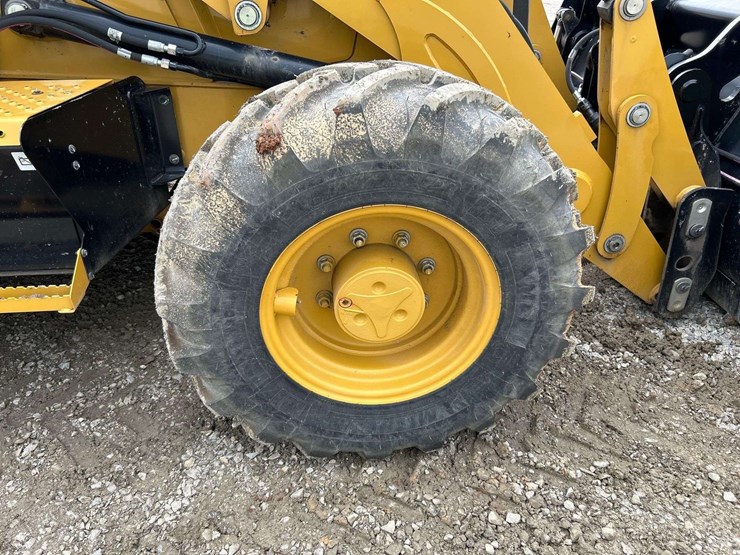 2021-caterpillar-428-image-29