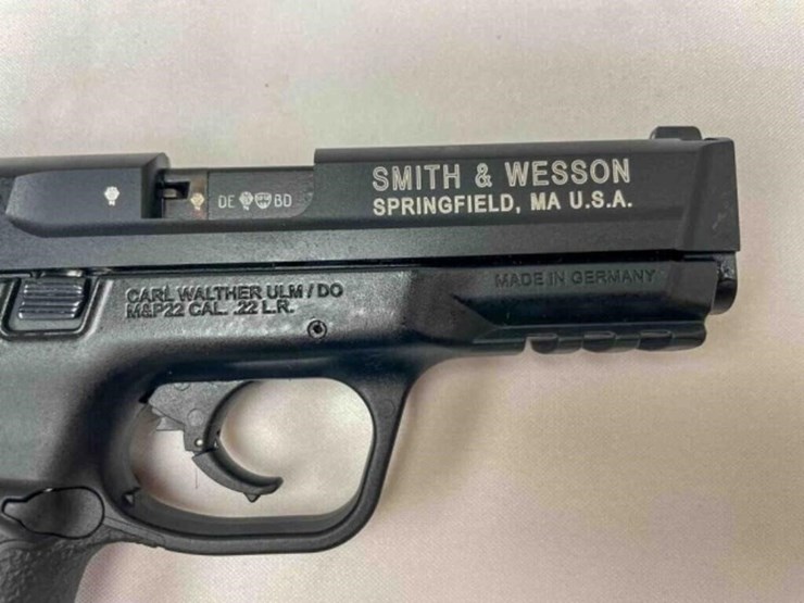 smith-&-wesson-22lr-pistol-image-4