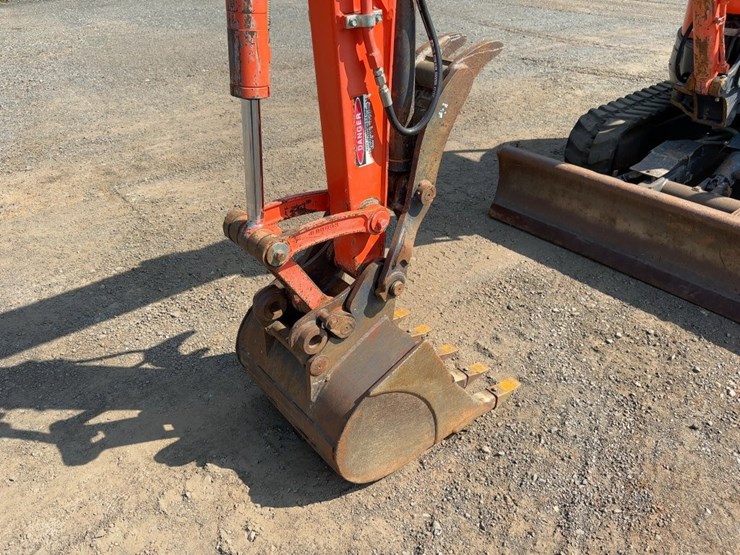 2011-kubota-u35-image-13