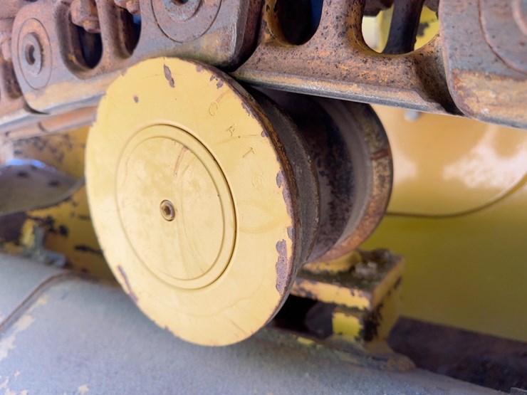 2011-caterpillar-d4k-xl-image-16