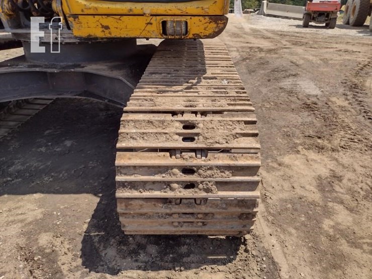 1992-deere-490e-image-40