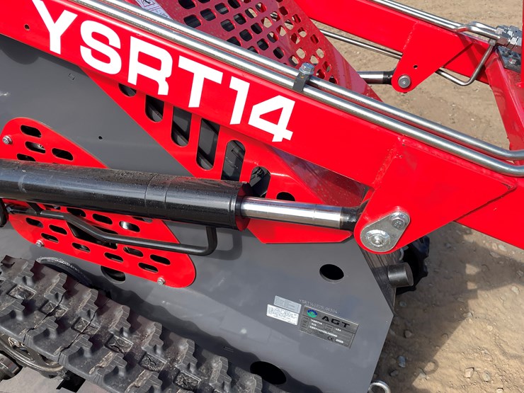 #9471-•-unused-2025-agt-skid-steer-loader-image-16