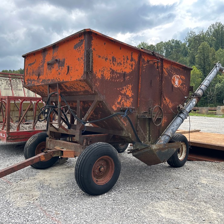 #90 • Kory Gravity Wagon with Hydraulic Auger