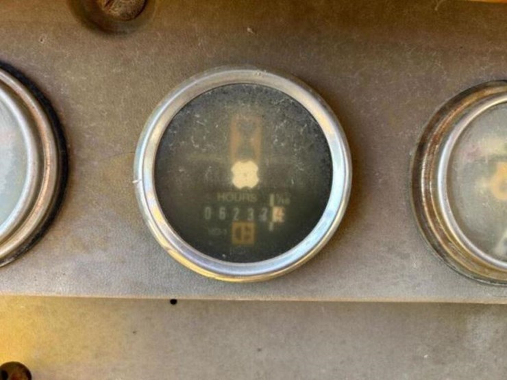 1990-caterpillar-d3c-image-9