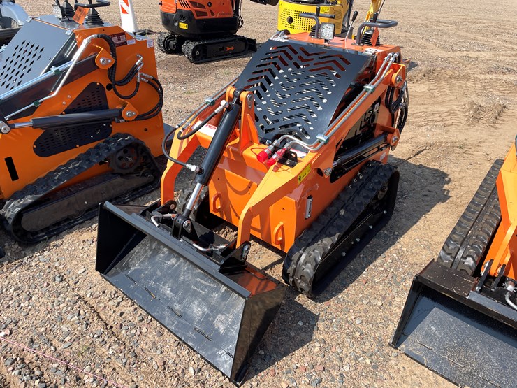#9287-•-unused-2025-landhero-mini-skid-steer-loader-image-1