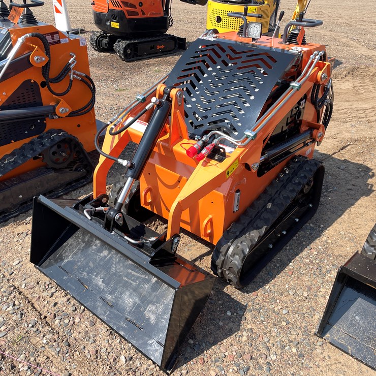 #9287 • Unused 2025 Landhero Mini Skid Steer Loader