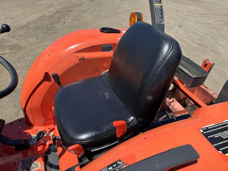 2018-kubota-l4701-image-29