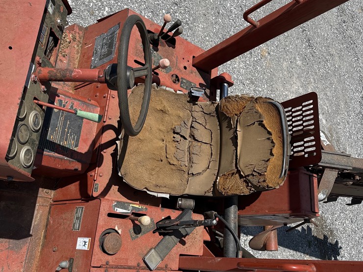2002-ditch-witch-3700cd-image-6