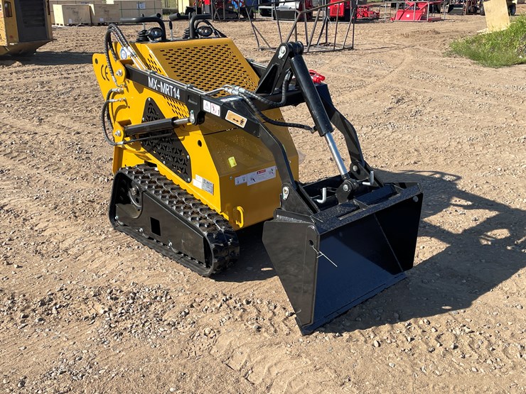 #9466-•-unused-2025-agt-compact-track-loader-image-7