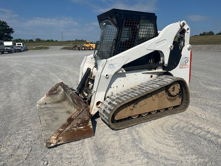 2008-bobcat-t320-image-1