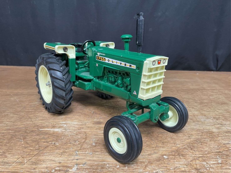 1992-oliver-1755-image-10