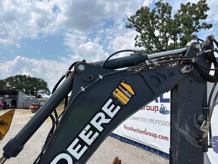 2018-deere-310l-image-21