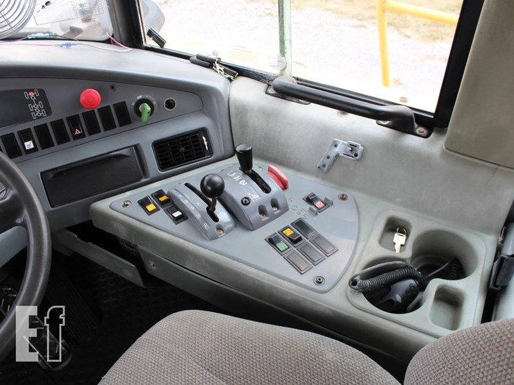 2005-volvo-a25d-image-17