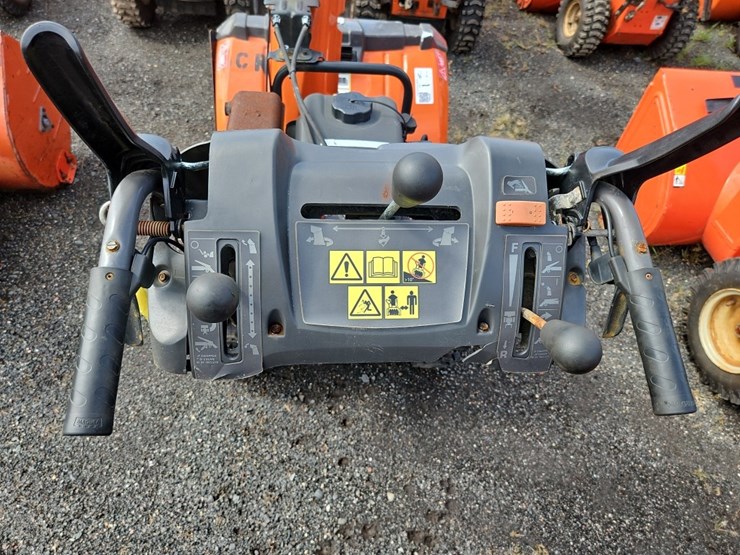 husqvarna-st327p-snow-blower-image-5