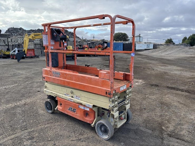 2015-jlg-1930es-image-4