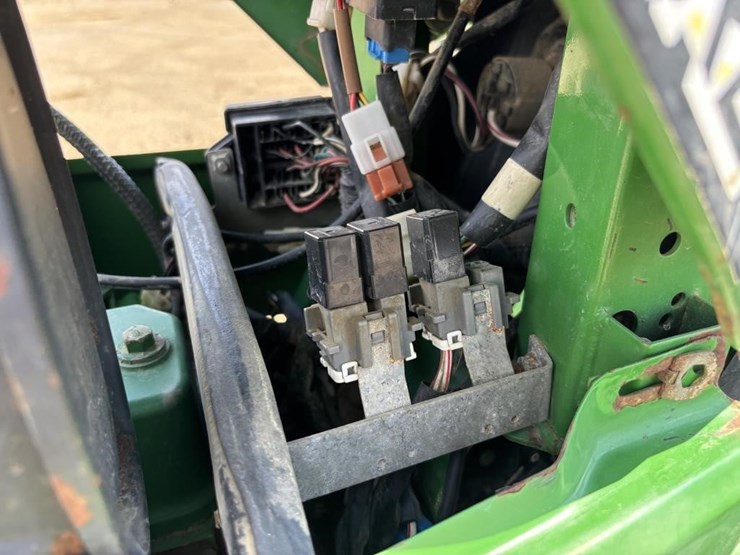 2008-john-deere-4005-image-37