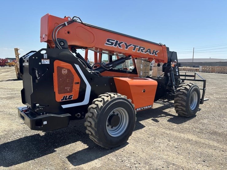 2024-sky-trak-6034-image-3