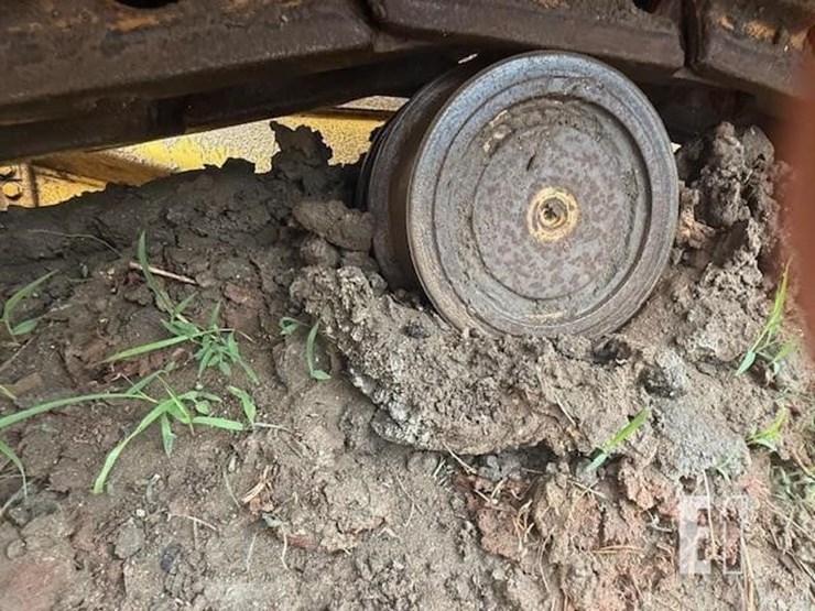 2005-komatsu-d39px-21-image-16