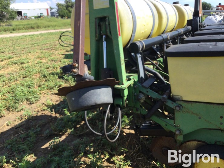 john-deere-7200-image-16