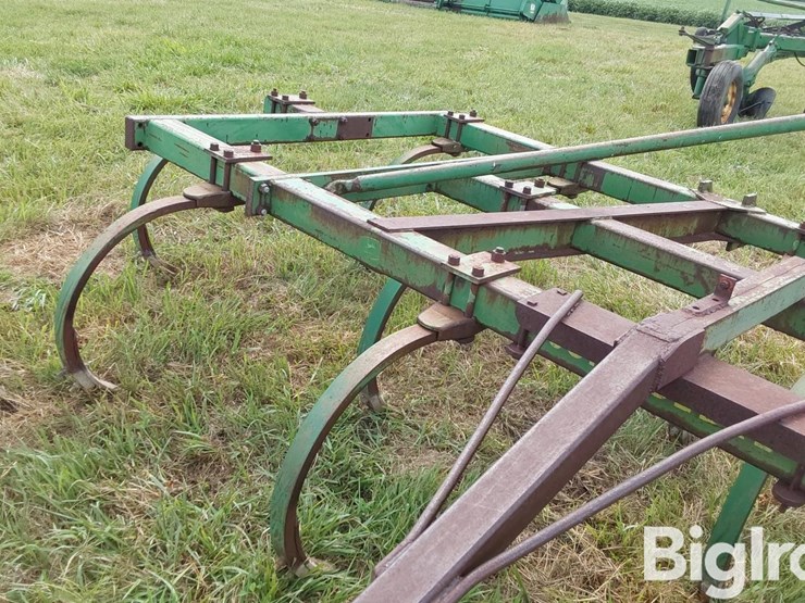 john-deere-100-image-16