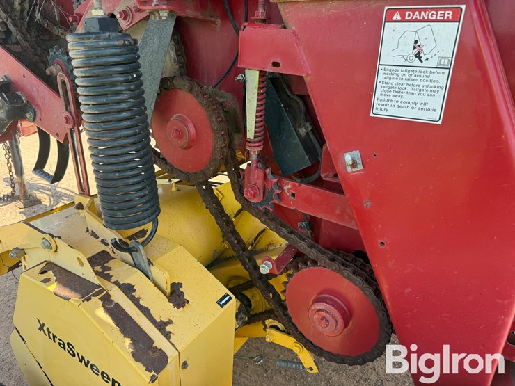 2014-new-holland-br7070-image-16