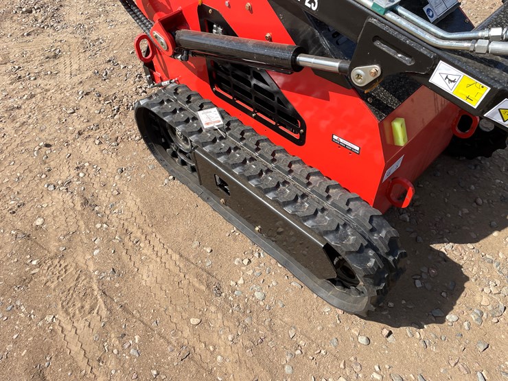 #9562-•-unused-2025-agt-skid-steer-loader-image-7