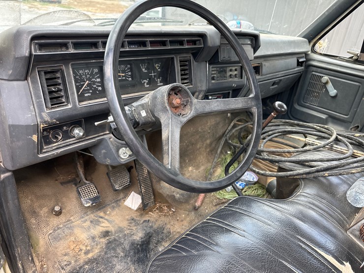 1993-ford-f700-image-7