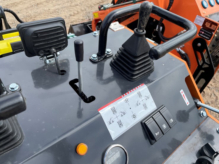 #9365-•-unused-2025-landhero-mini-skid-steer-loader-image-17