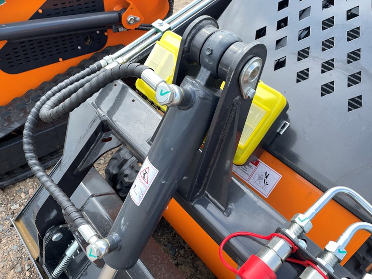 #9364-•-unused-2025-landhero-mini-skid-steer-loader-image-20