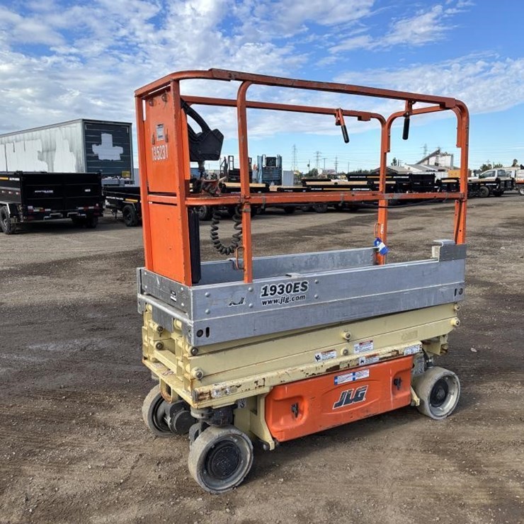 2014 JLG 1930ES