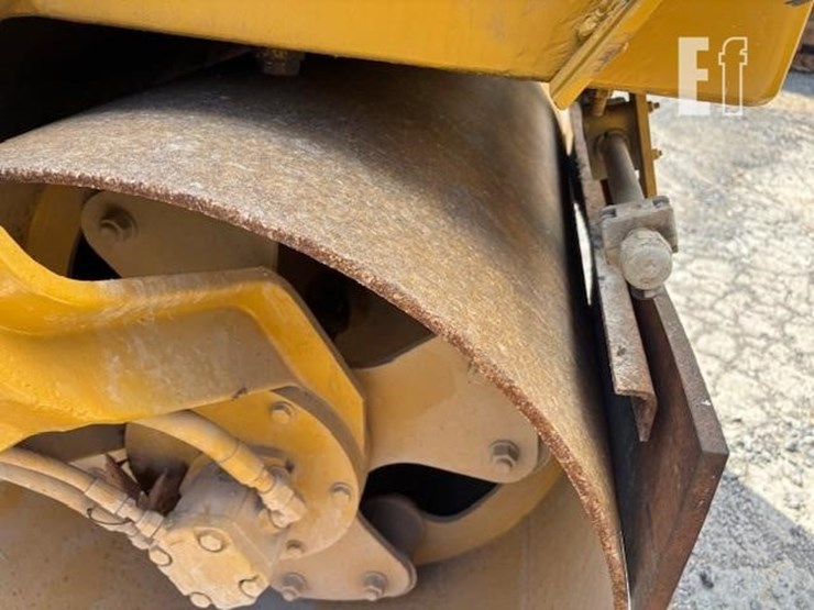 1997-caterpillar-cb-224c-image-22