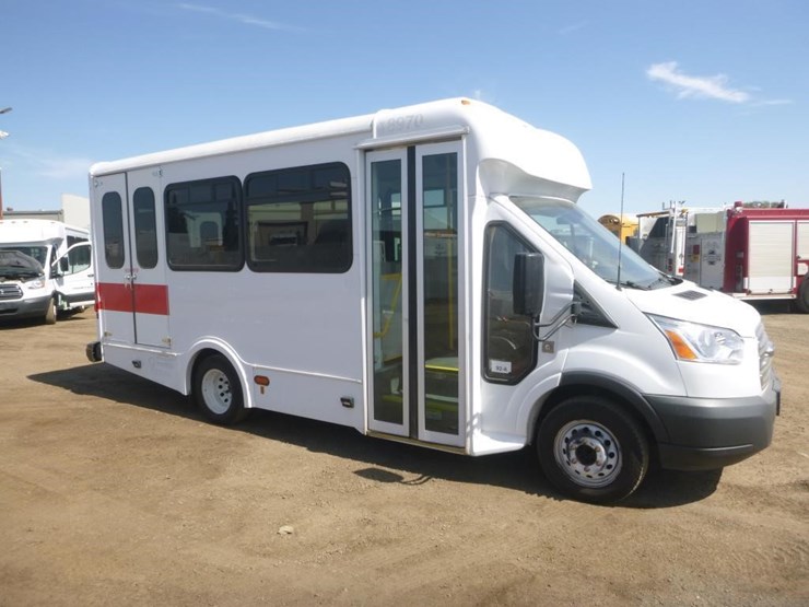 2018-ford-e350-image-3